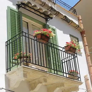 https://le-stanze-dellemiro.sicilyhotelsitaly.net