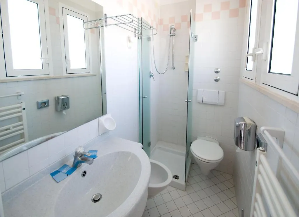 Hotel Adria Beach Римини